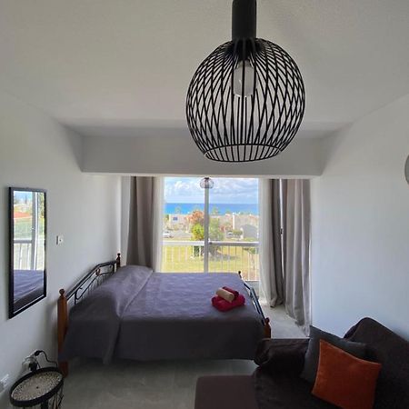 Cozy Coral Bay Studio By The Sea Bagian luar foto