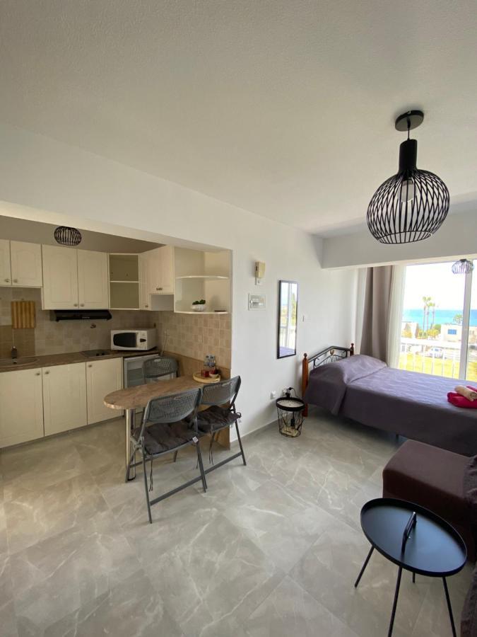 Cozy Coral Bay Studio By The Sea Bagian luar foto